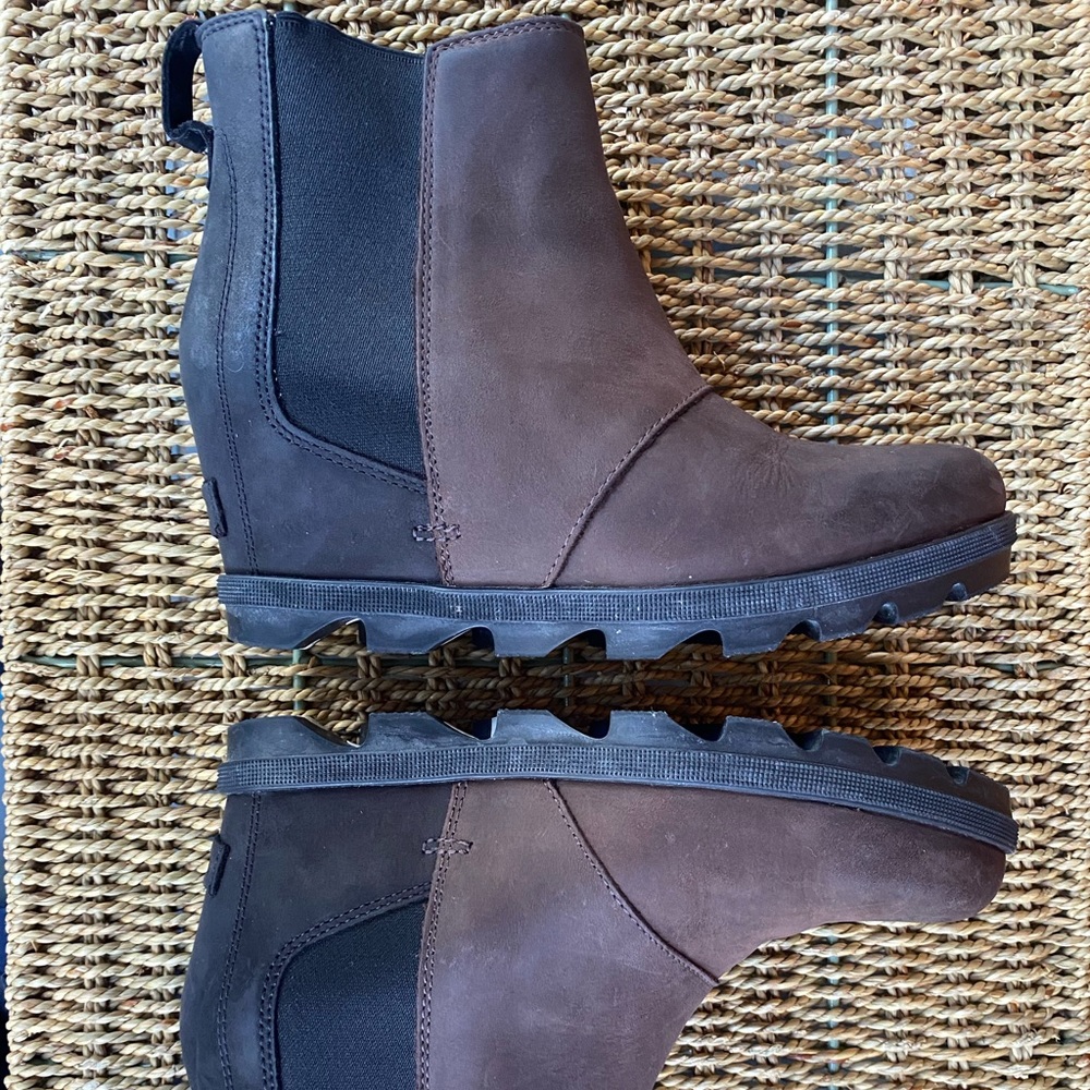 Women’s 7.5 Sorel Joan of Arctic Wedge - dual brown/black